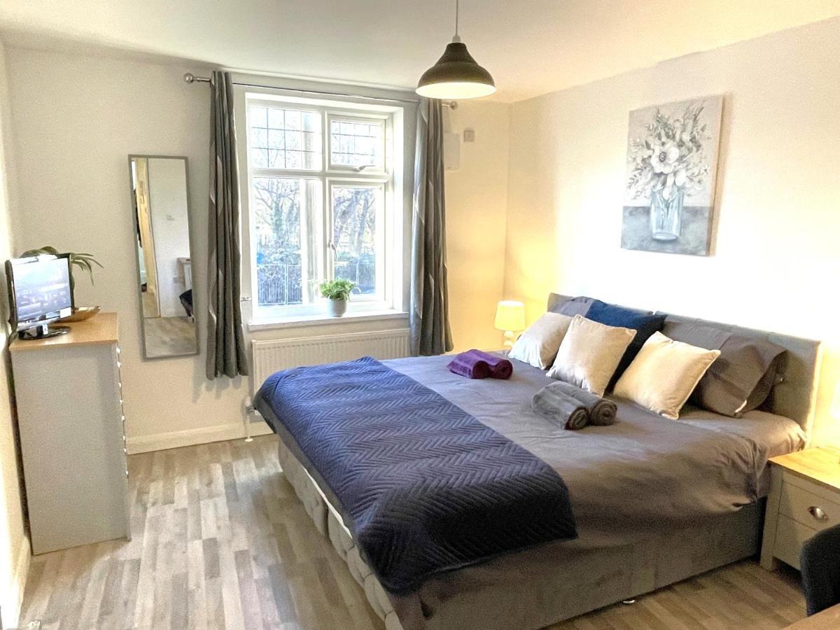 גילינגהאם Supreme - 1 Bedroom Apart Sleeps 4 Short/Long Stay מראה חיצוני תמונה